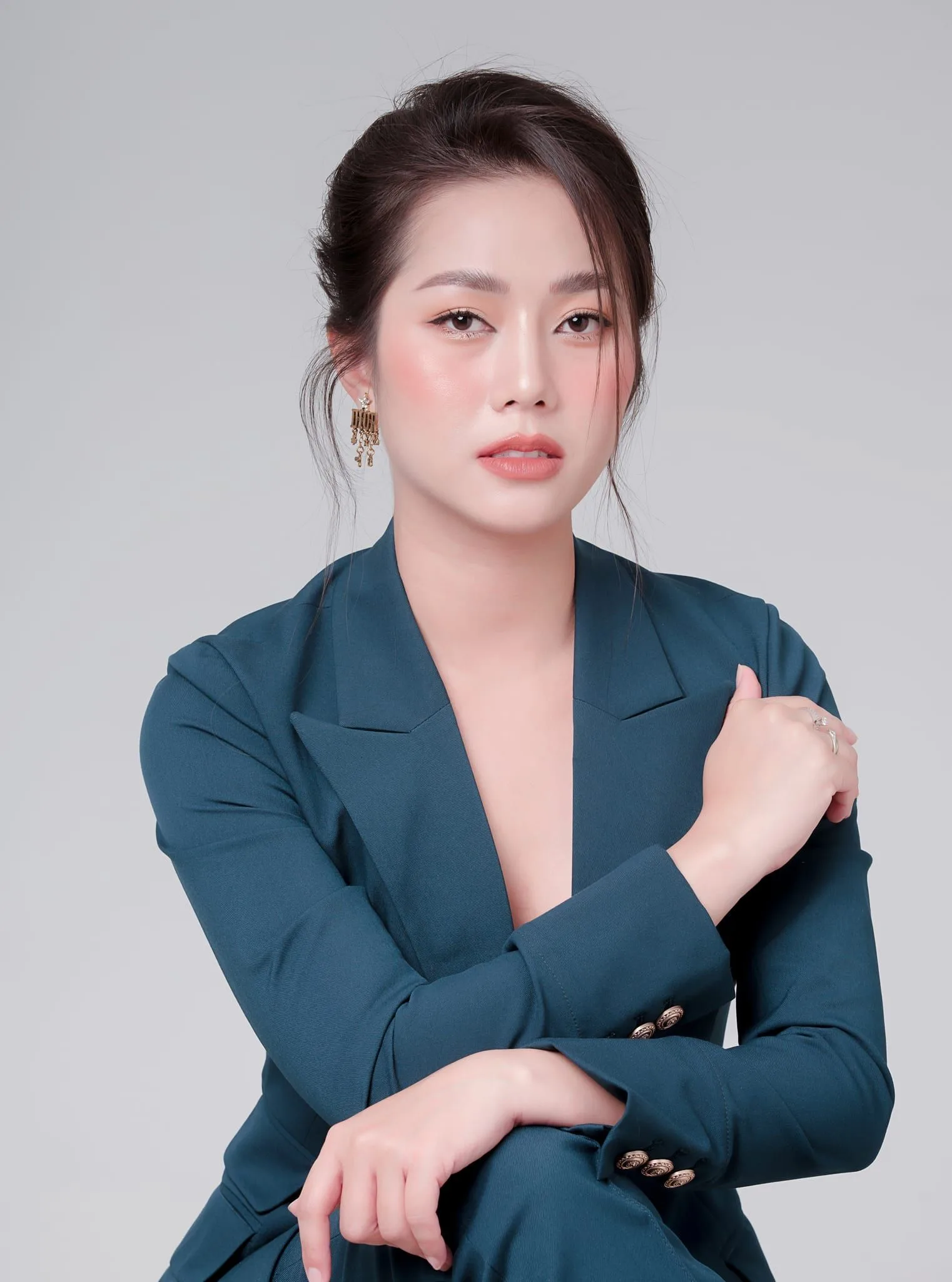Chân dung Trần Thủy Tiên, người sáng lập Young Group