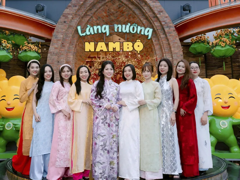 Đội ngũ Young Group tại sự kiện mừng năm mới
